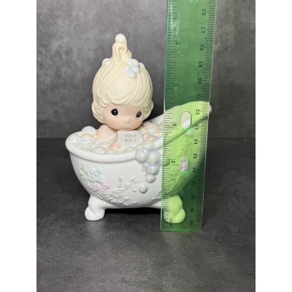 Precious Moments Figurine "He Cleansed My Soul" 1985 - Bubble Bath - Picture 2 of 6